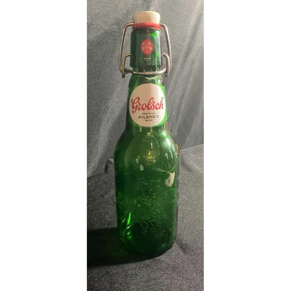Empty Grolsch Lager Beer One Pint Green Glass Bottle w/ Porcelain Stopper  Hinge